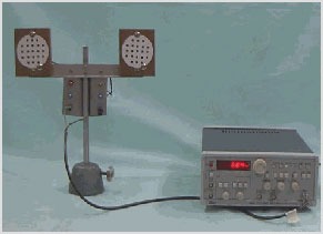 מעבדת הדגמות - גלים, אור ואופטיקה - הדגמה מס' 86 - התאבכות גלי קול משני רמקולים