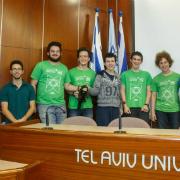 חלק מנבחרת הנוער שתייצג את ישראל באולימפיאדה הבינלאומית למתמטיקה 